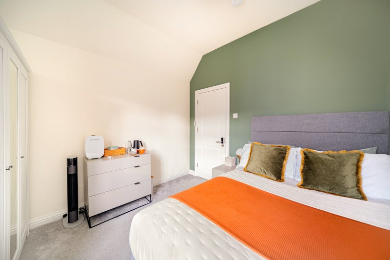 First-floor furnished double room at The Vicarage